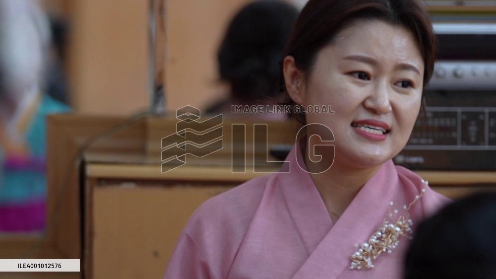 A Chinese inheritor of traditional Korean vocal music