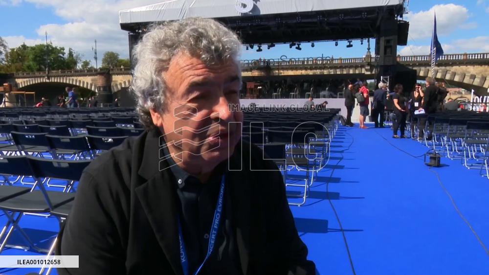 Concert on floating stage held to mark Czech EU presidency