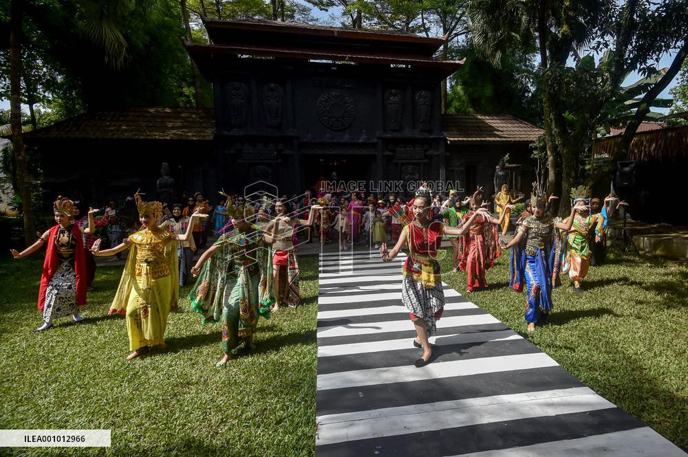 INDONESIA-SOUTH TANGERANG-KEBAYA-FASHION SHOW