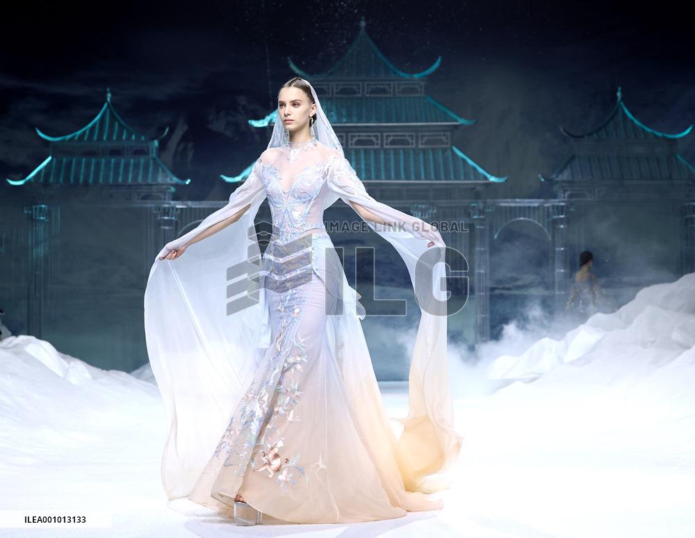 CHINA-BEIJING-FASHION WEEK (CN)