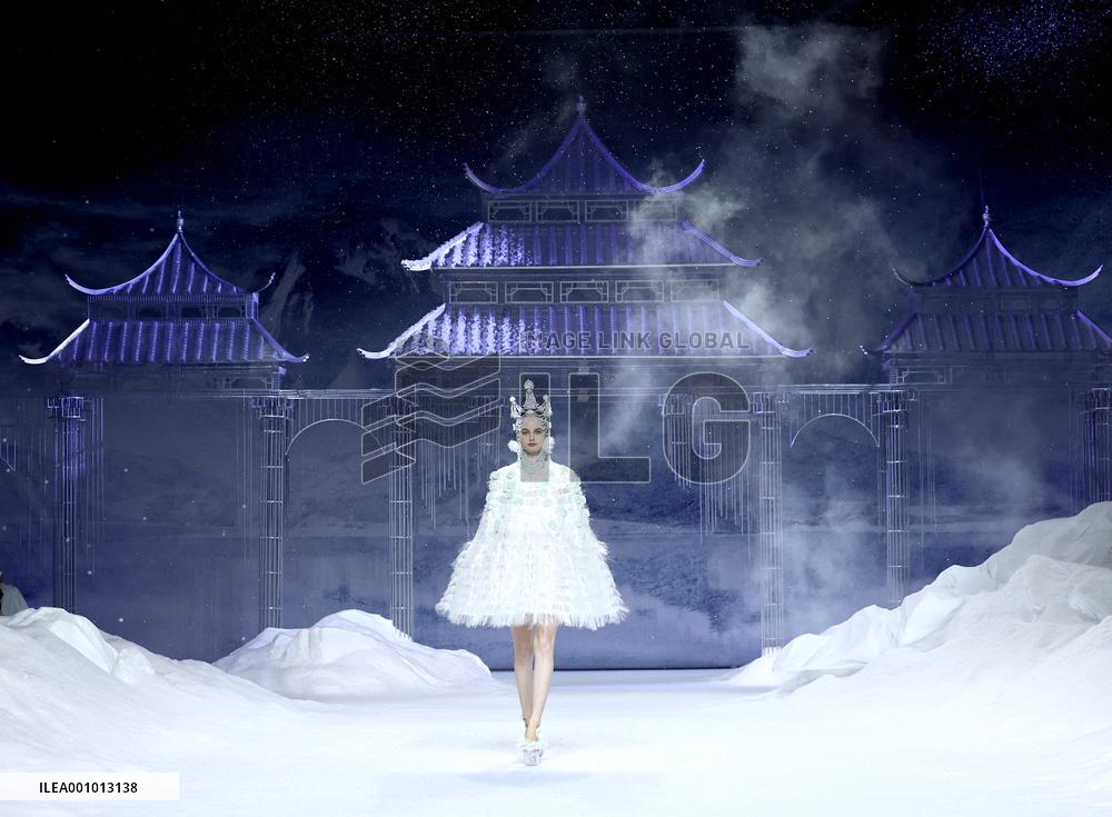 CHINA-BEIJING-FASHION WEEK (CN)