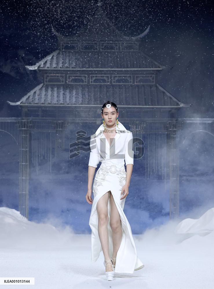 CHINA-BEIJING-FASHION WEEK (CN)