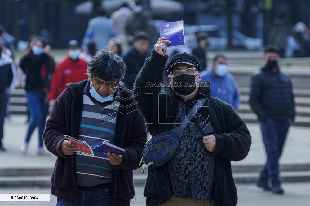 Distribution of the new constitution proposal in Chile before the elections