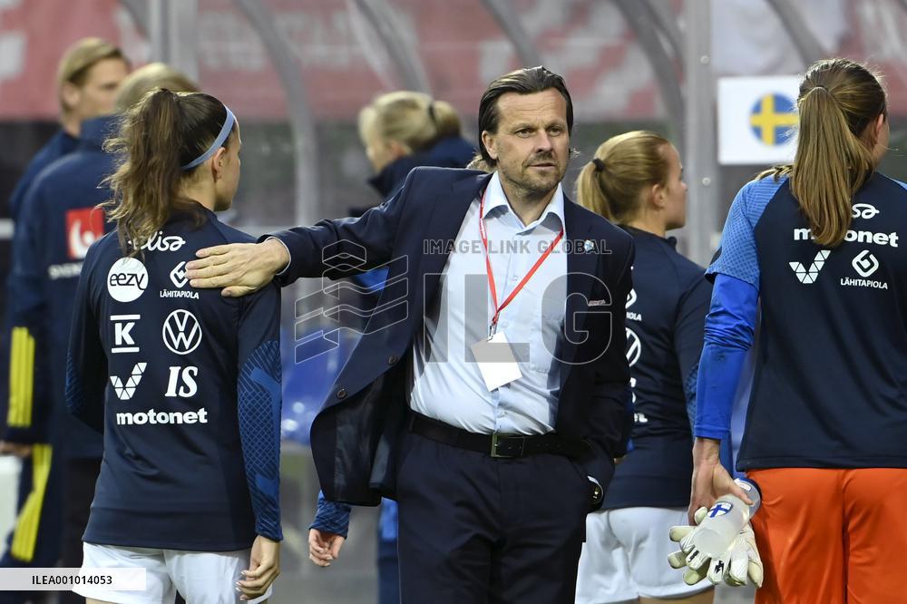Women's World Championships qualifying match between Finland and Sweden