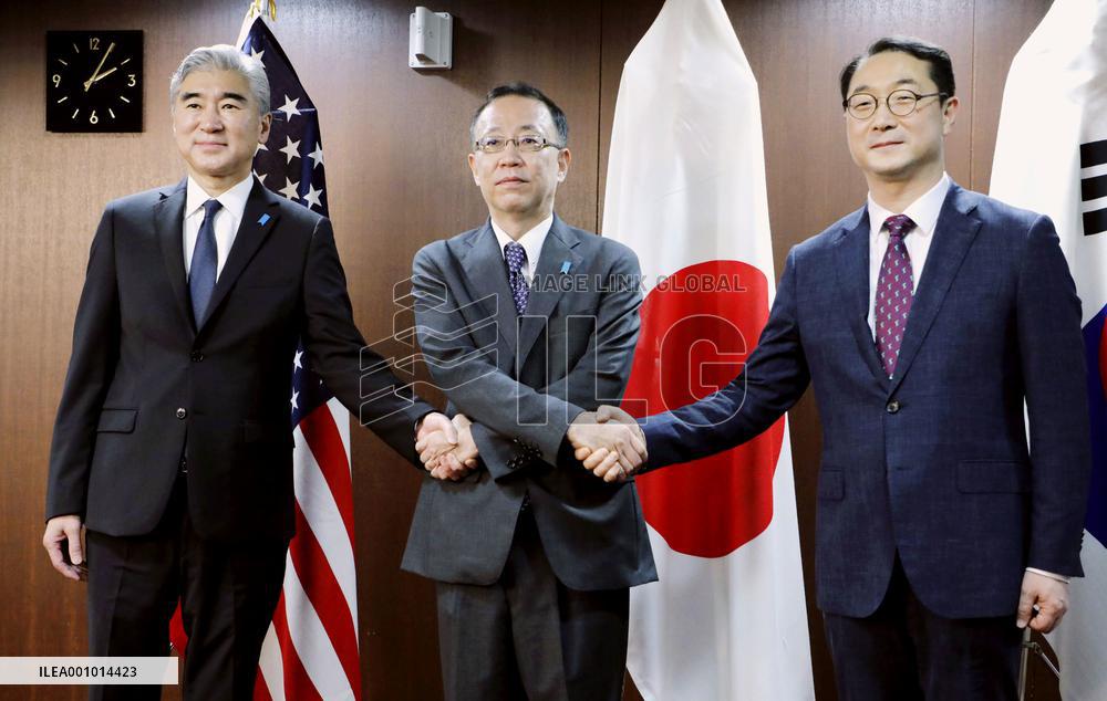 Trilateral talks on N. Korea