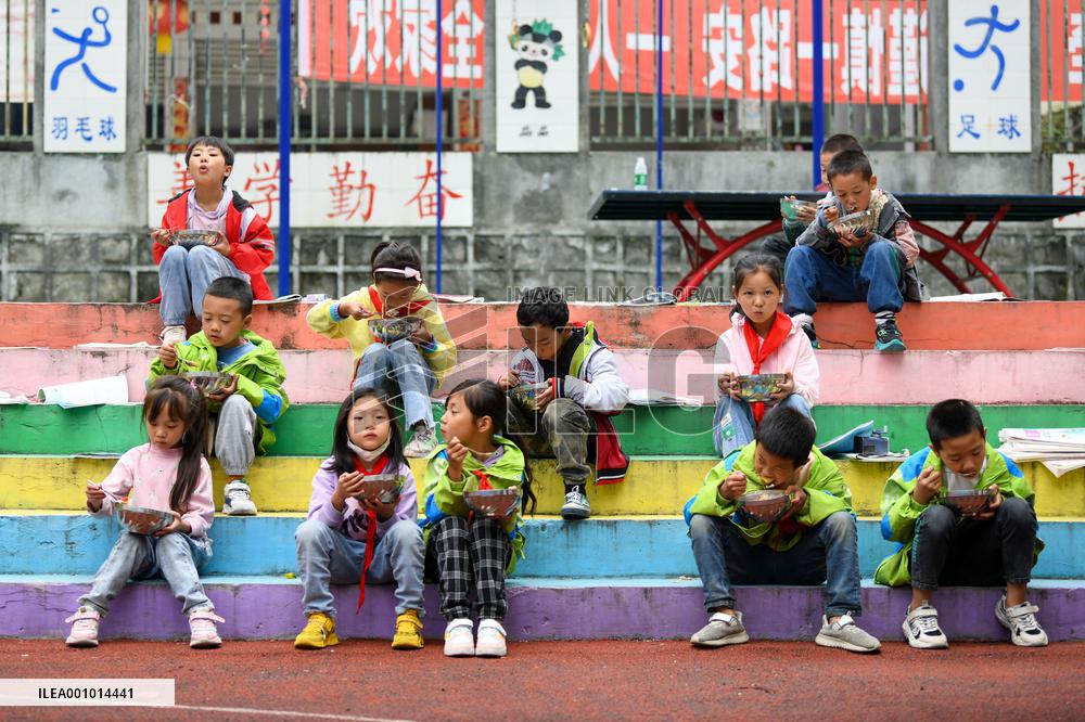CHINA-SICHUAN-SHIMIAN-EARTHQUAKE-SCHOOL (CN)