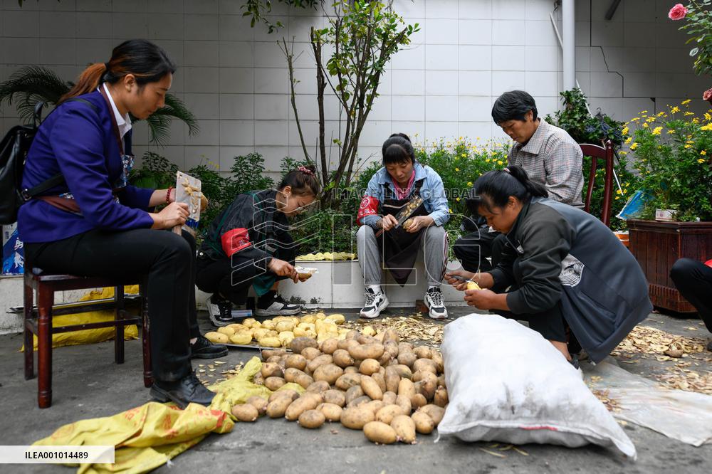 CHINA-SICHUAN-SHIMIAN-EARTHQUAKE-SHELTER(CN)