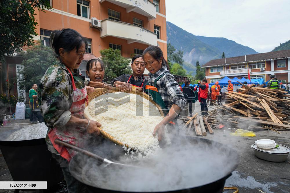 CHINA-SICHUAN-SHIMIAN-EARTHQUAKE-SHELTER(CN)