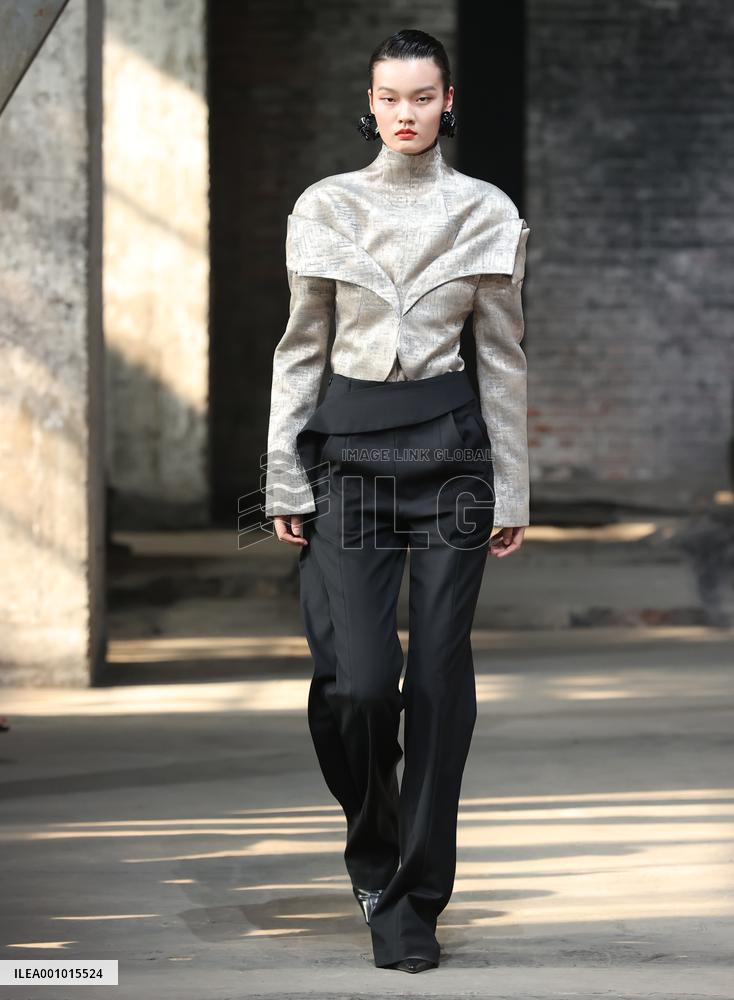 CHINA-BEIJING-FASHION WEEK (CN)