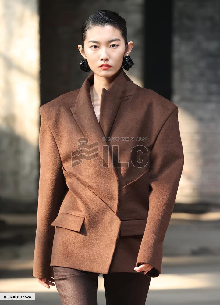 CHINA-BEIJING-FASHION WEEK (CN)