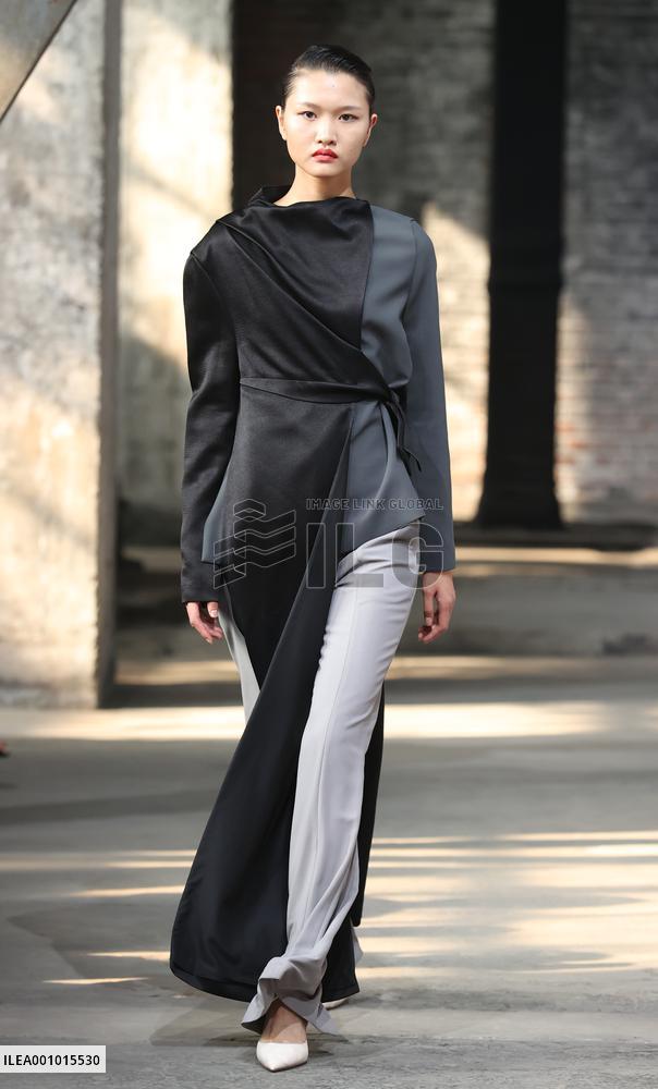 CHINA-BEIJING-FASHION WEEK (CN)