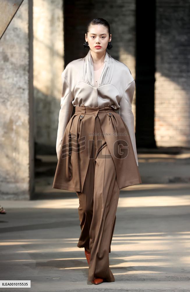 CHINA-BEIJING-FASHION WEEK (CN)