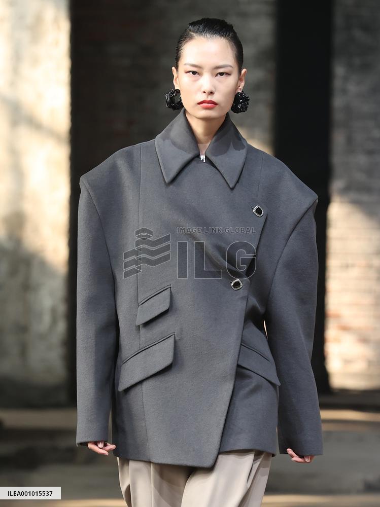 CHINA-BEIJING-FASHION WEEK (CN)