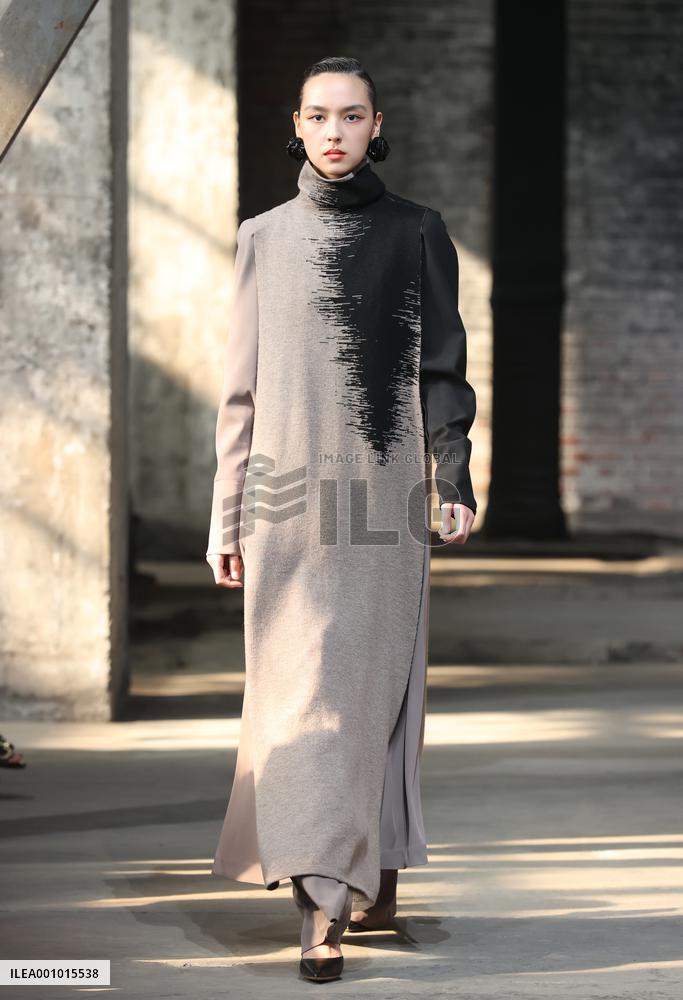 CHINA-BEIJING-FASHION WEEK (CN)