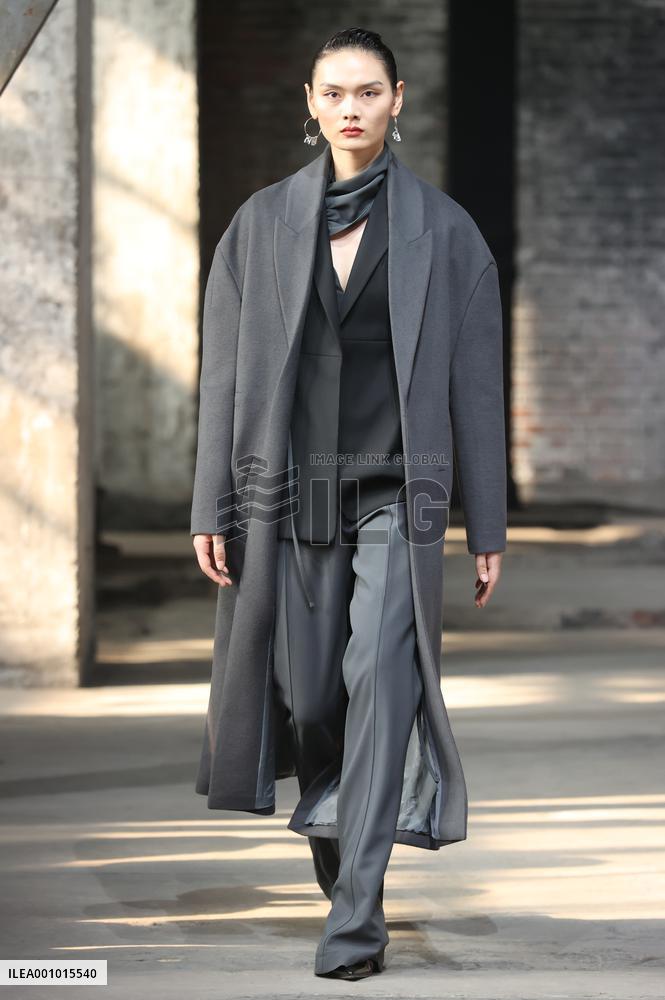 CHINA-BEIJING-FASHION WEEK (CN)