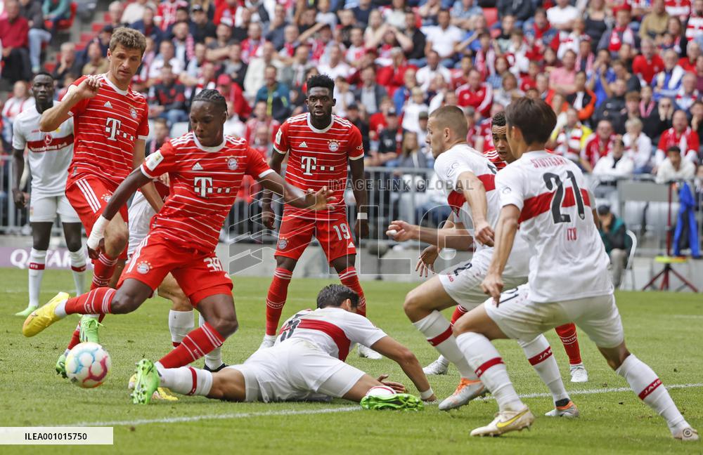 (SP)GERMANY-MUNICH-FOOTBALL-BUNDESLIGA-BAYERN MUNICH VS STUTTGART