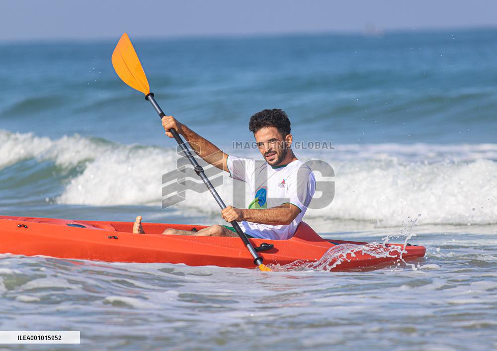 (SP)MIDEAST-GAZA CITY-ROWING