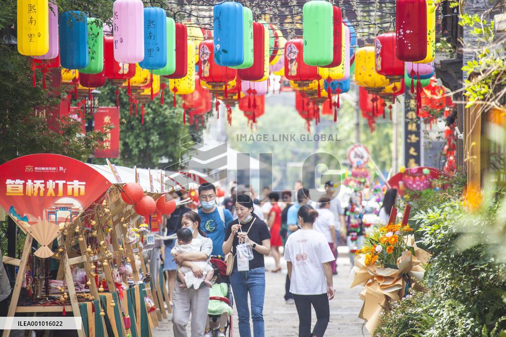 #CHINA-MID-AUTUMN FESTIVAL-CONSUMPTION (CN)