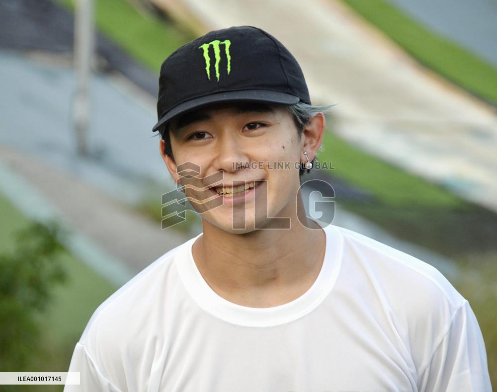 Snowboarder Totsuka in training