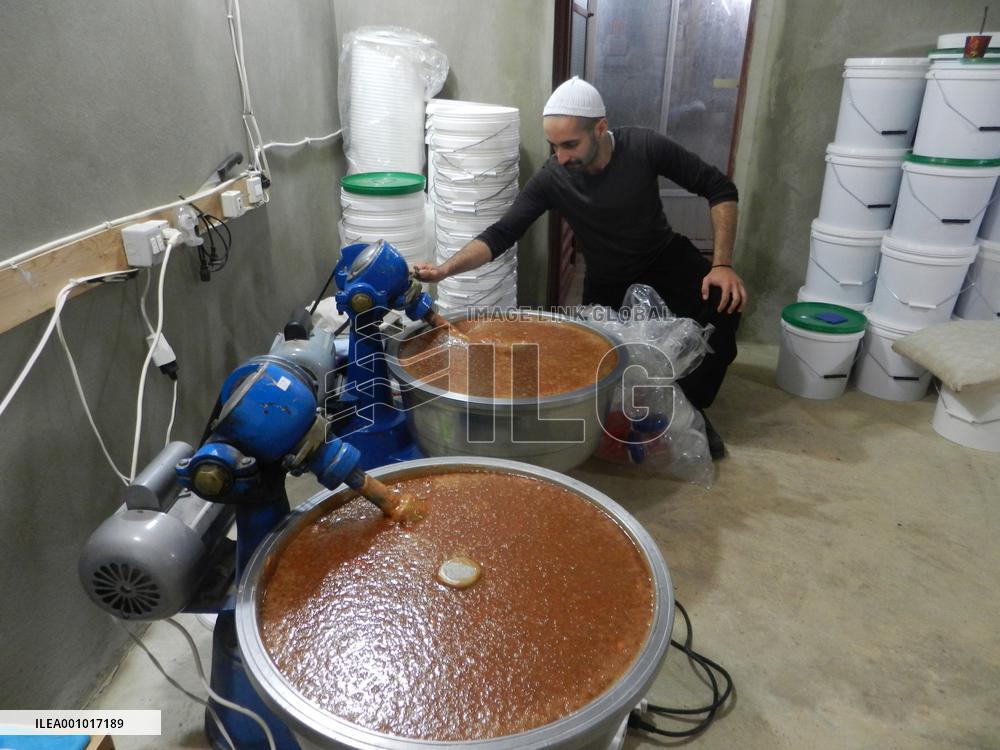 LEBANON-RASHAYA-GRAPE-MOLASSES