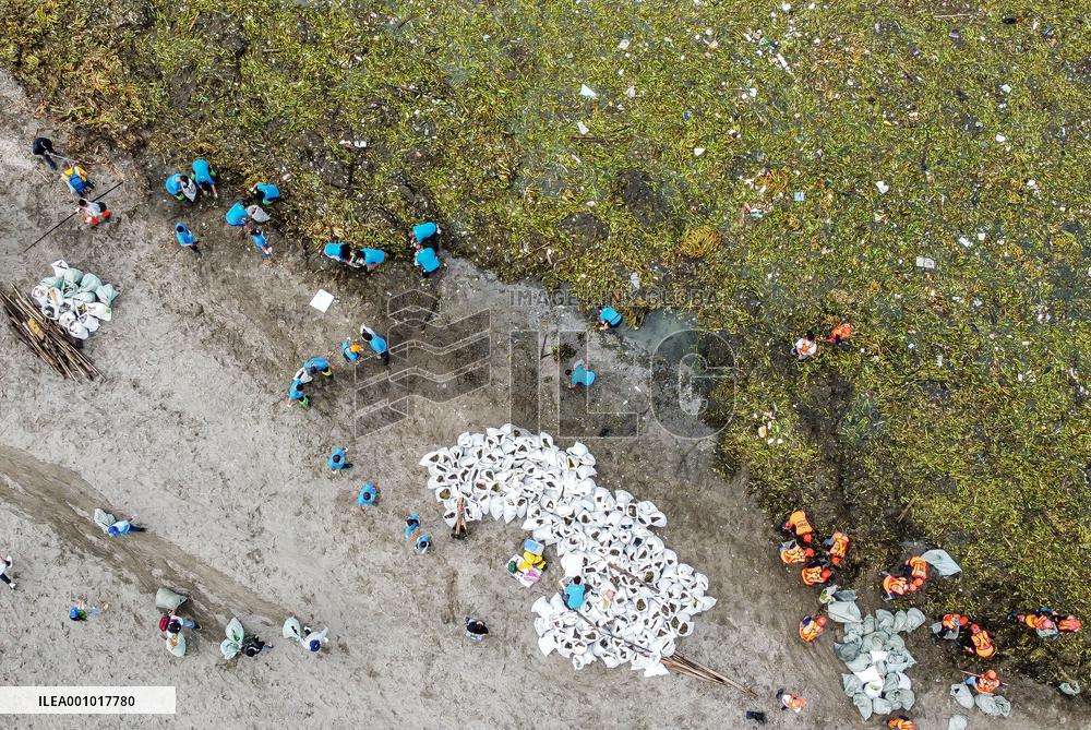 PHILIPPINES-MANILA-COASTAL CLEANUP