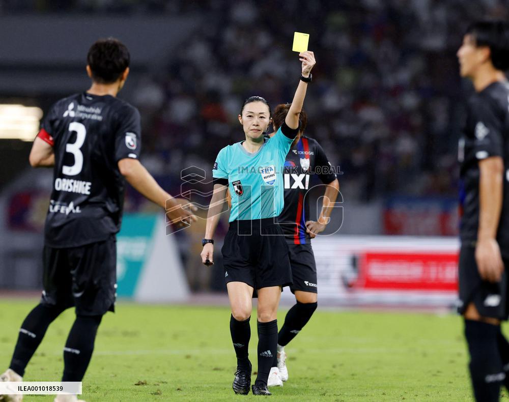 Football: J-League's first female J1 chief referee