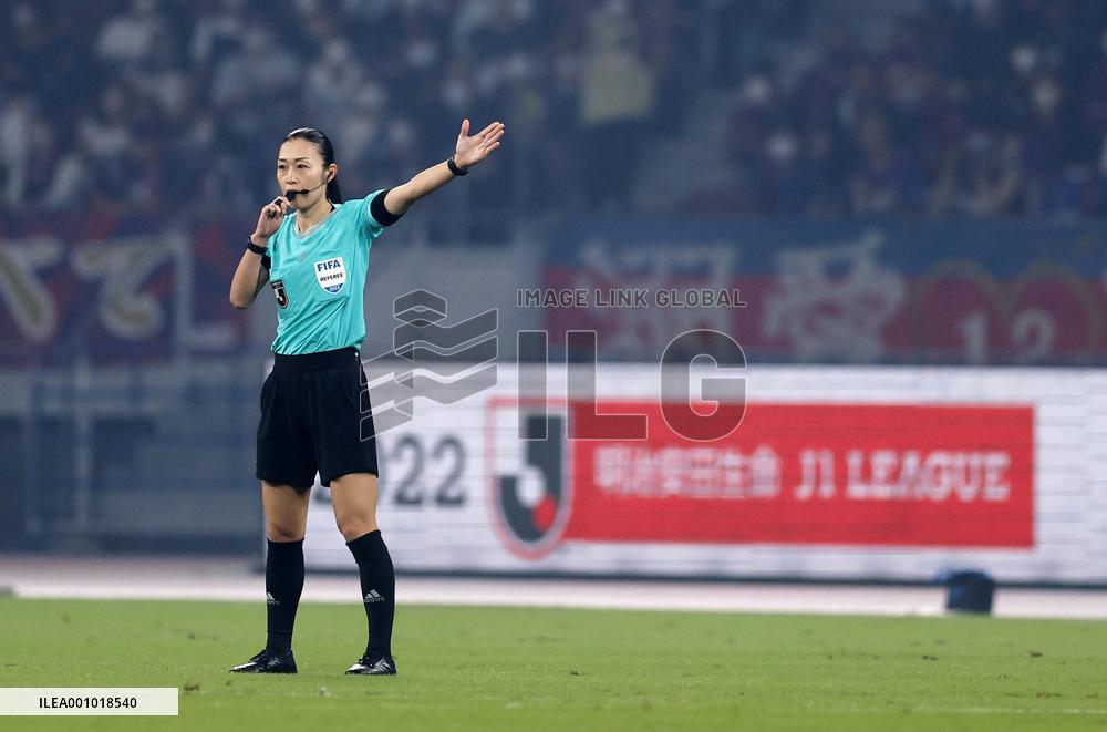 Football: J-League's first female J1 chief referee
