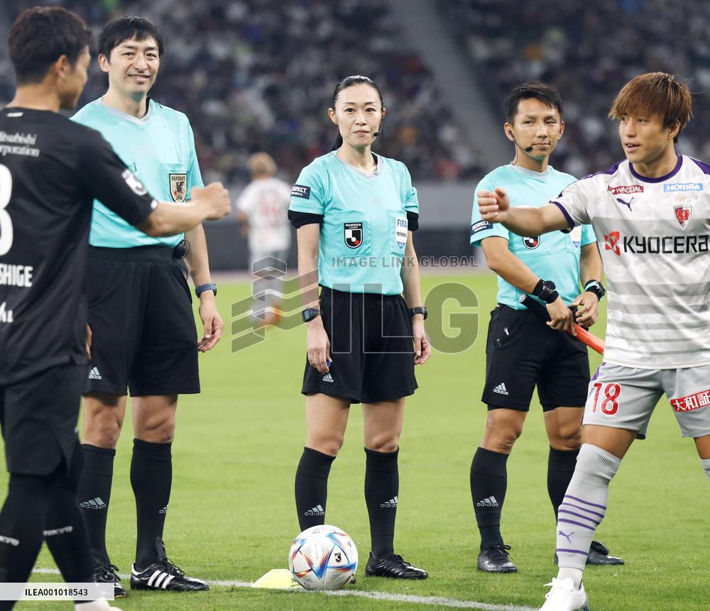 Football: J-League's first female J1 chief referee