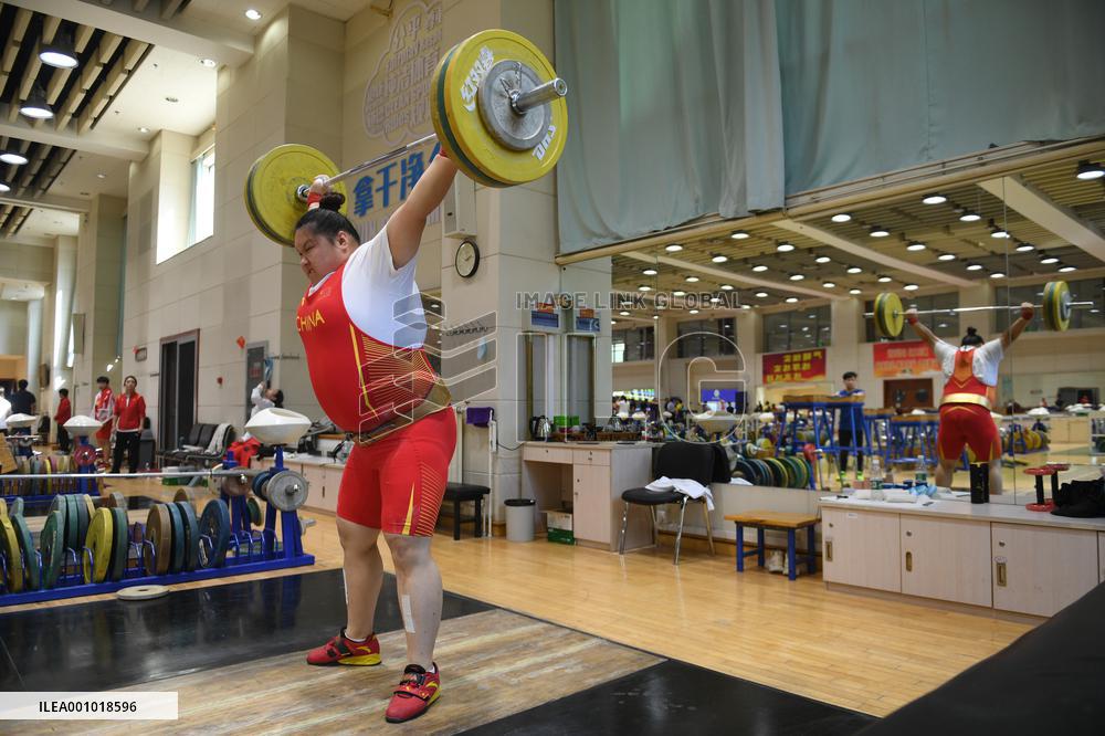 (SP)CHINA-BEIJING-WEIGHTLIFTING-WORLD CHAMPIONSHIPS-QUALIFICATION-TEAM CHINA (CN)