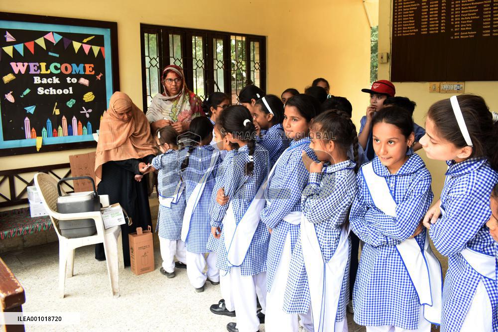 PAKISTAN-LAHORE-COVID-19-CHILDREN-VACCINATION