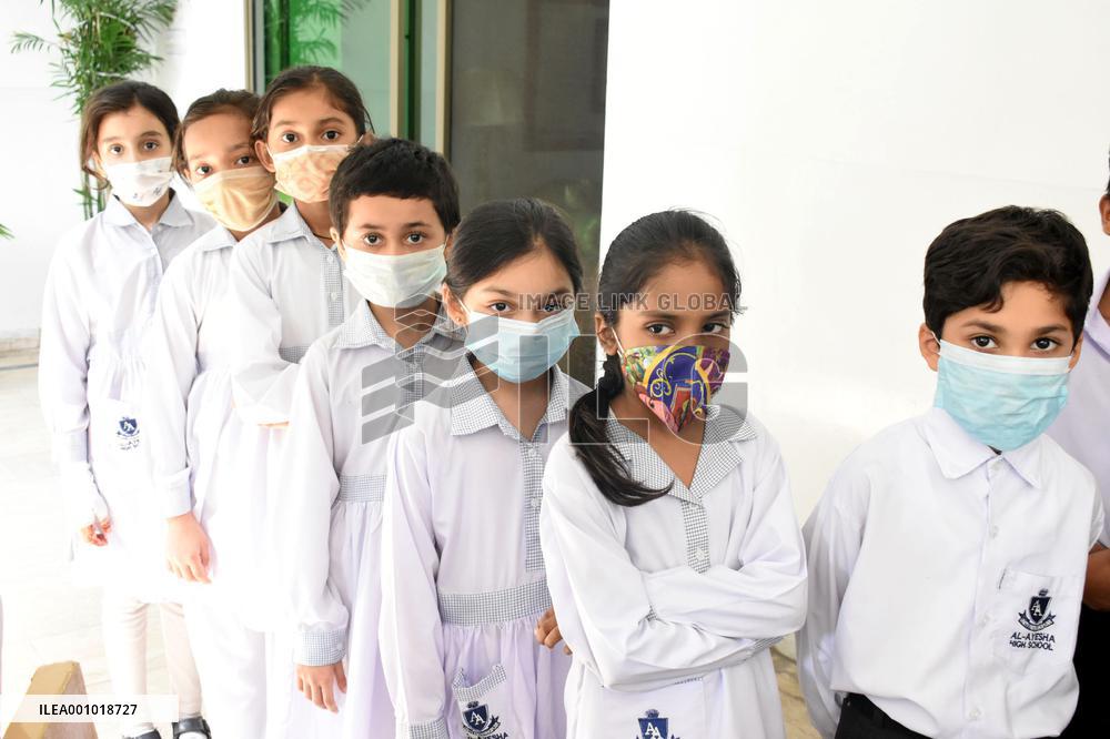 PAKISTAN-LAHORE-COVID-19-CHILDREN-VACCINATION