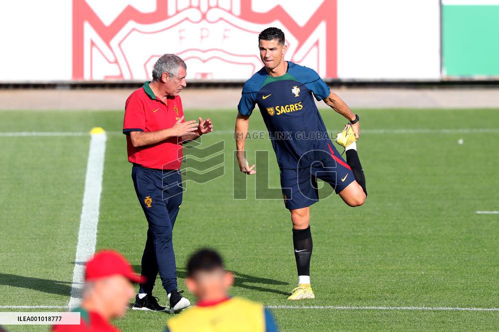 (SP)PORTUGAL-OEIRAS-FOOTBALL-TRAINING