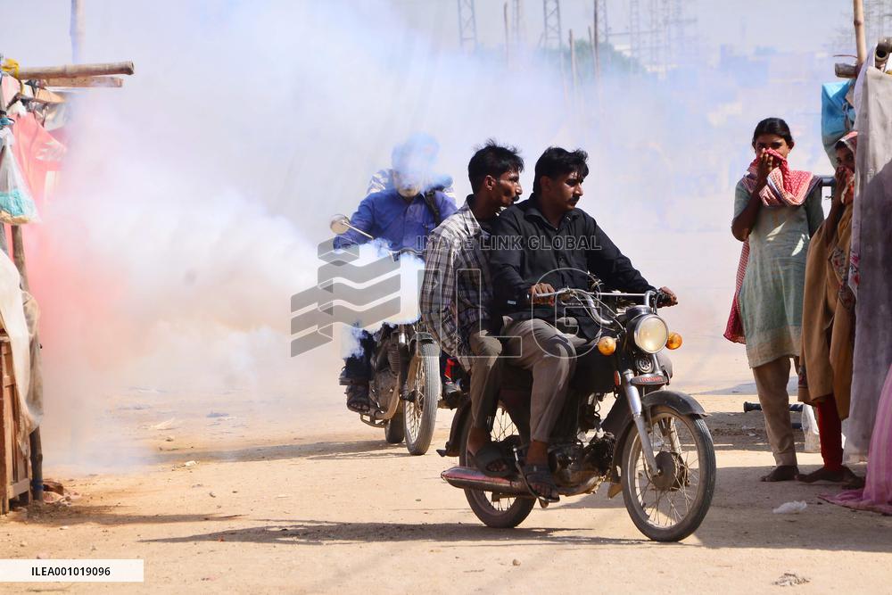 PAKISTAN-HYDERABAD-DENGUE-FUMIGATION