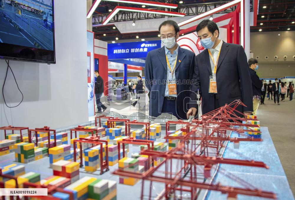 Xinhua Headlines: China's Optics Valley tells story of indigenous innovation