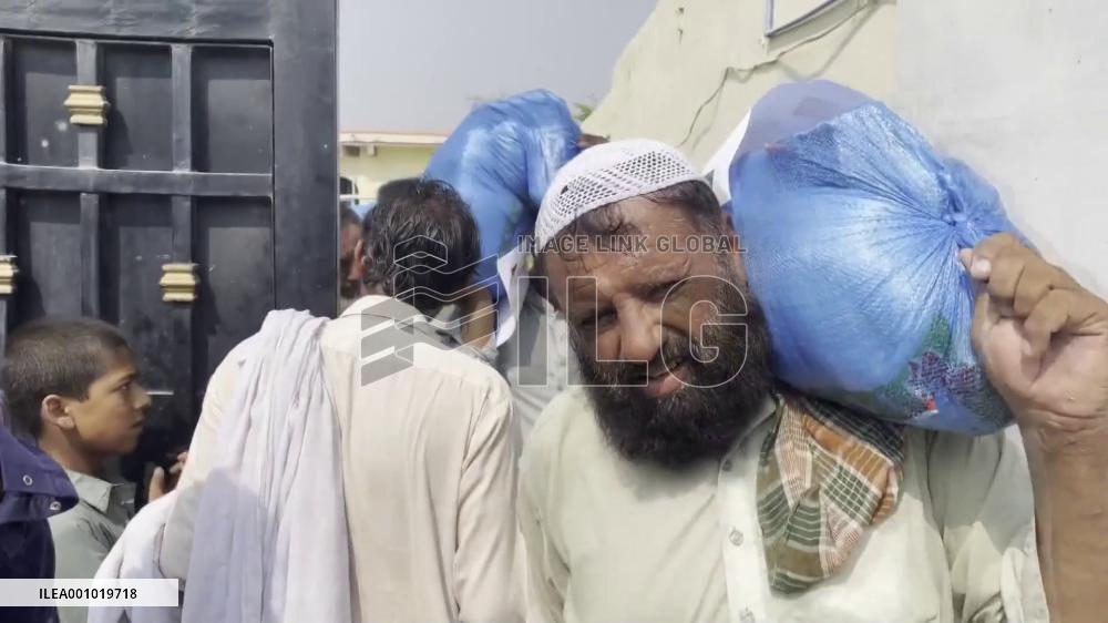 China-Pakistan volunteer organization provides supplies to flooded areas in NW Pakistan