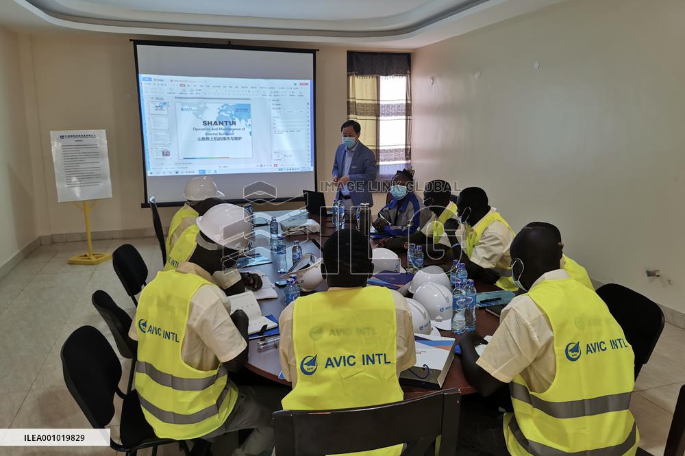 UGANDA-CHINA-MACHINE OPERATORS-TRAINING