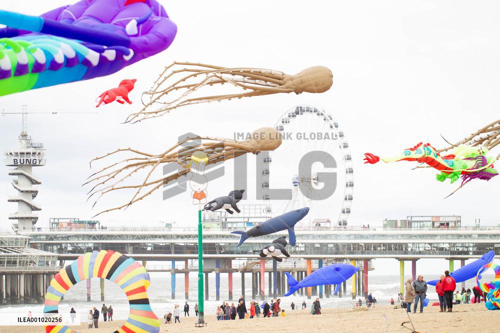 THE NETHERLANDS-THE HAGUE-KITE FESTIVAL