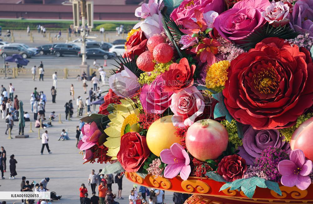 CHINA-BEIJING-TIAN'ANMEN SQUARE-FLOWER BASKET (CN)