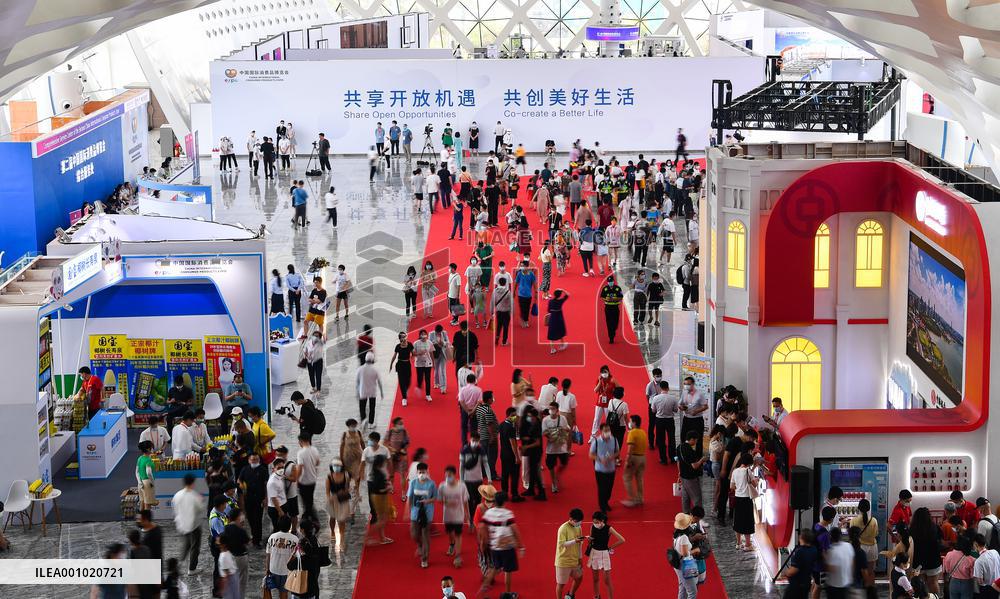 Xinhua Headlines: Institutional strengths emerge in China's fight against COVID-19, economic slowdown