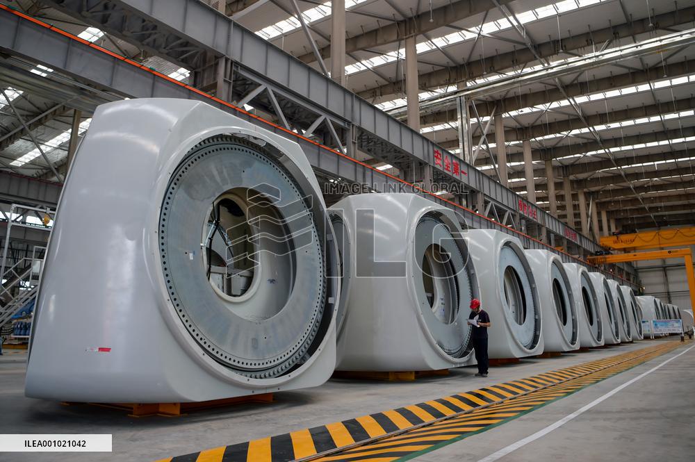 Xinhua Headlines: China's industrial firms strive for profit recovery