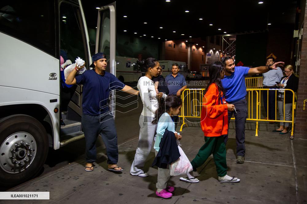 U.S.-NEW YORK-MIGRANT BUSES