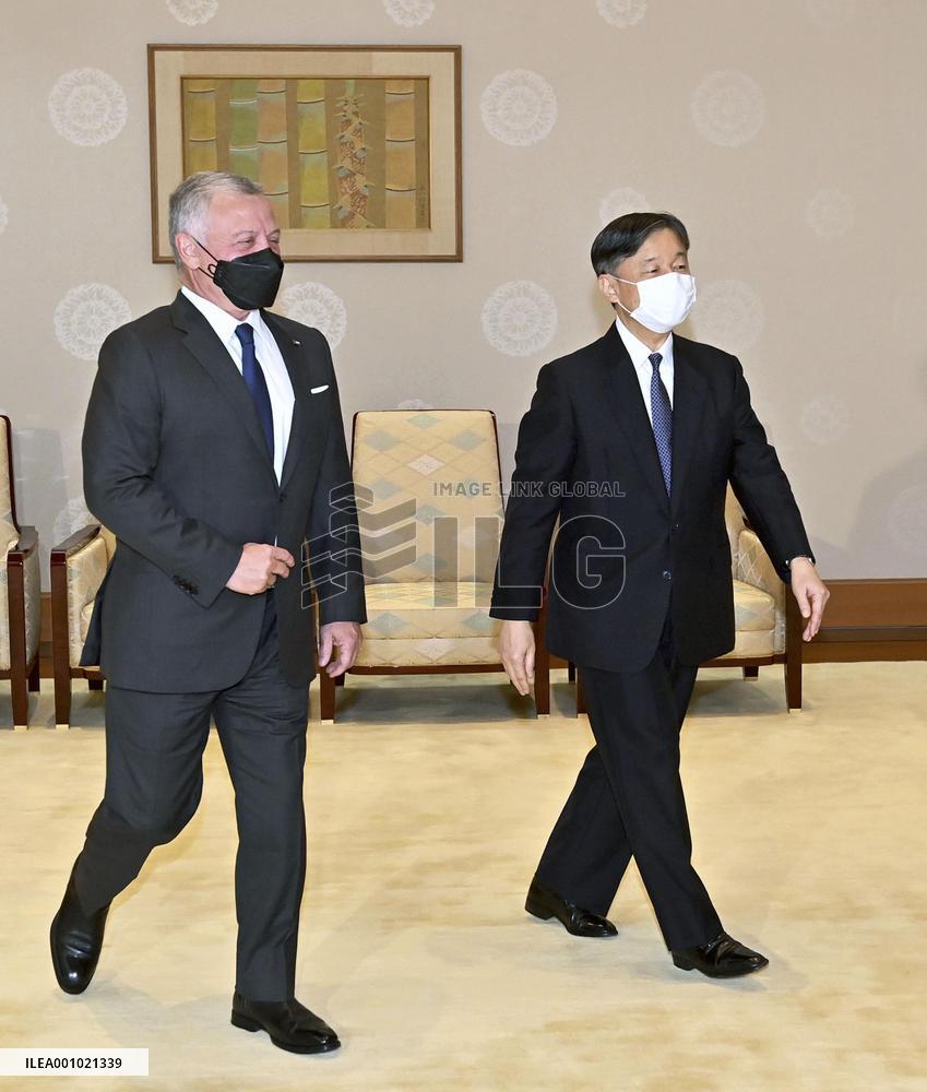 Japanese emperor meets Jordan's king
