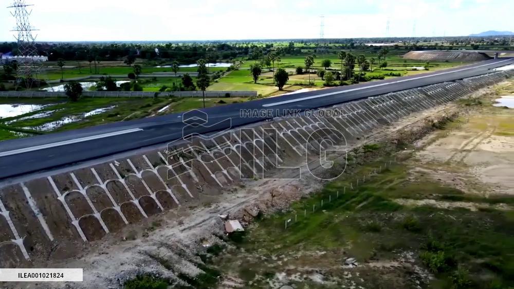 Close ties with China provide enormous benefits to Cambodia's development: Cambodian students