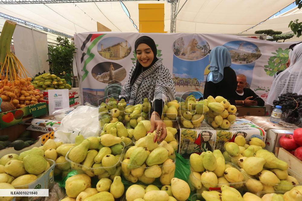 MIDEAST-QALQILYA-GUAVA-FESTIVAL