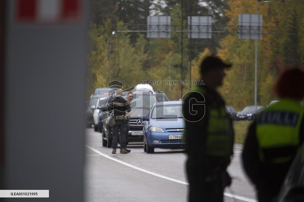 Crossings from Russia at the Vaalimaa border station in Finland