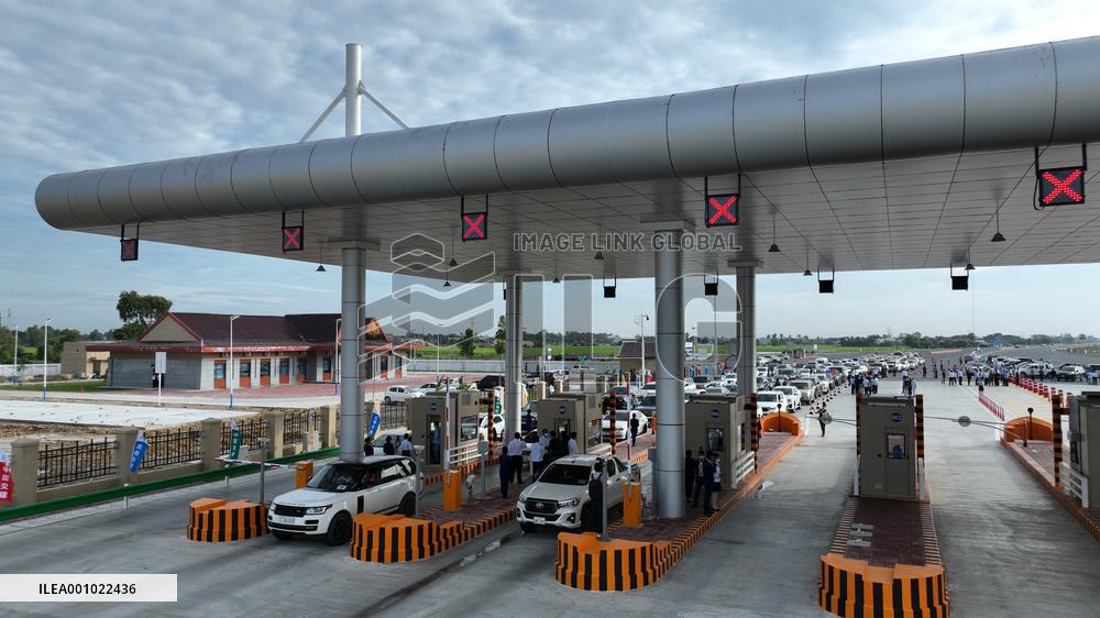 CAMBODIA-PHNOM PENH-CHINESE INVESTED EXPRESSWAY-TRIAL USE