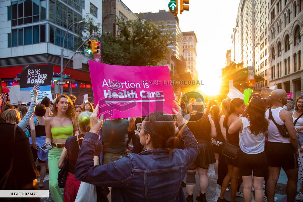 Xinhua Headlines: A more unequal, divided, violent United States is seeing its democracy decay