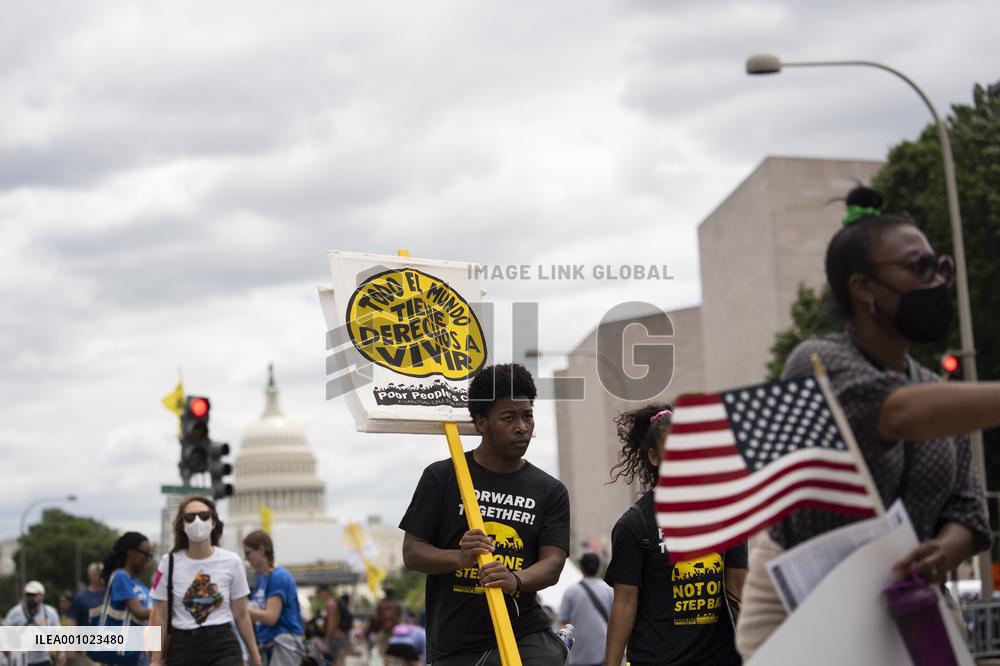 Xinhua Headlines: A more unequal, divided, violent United States is seeing its democracy decay