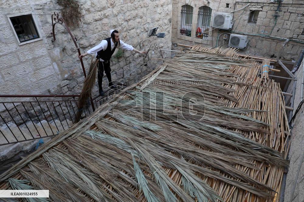 MIDEAST-JERUSALEM-SUKKOT-PREPARATION