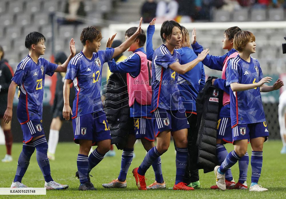 Football: Japan-New Zealand